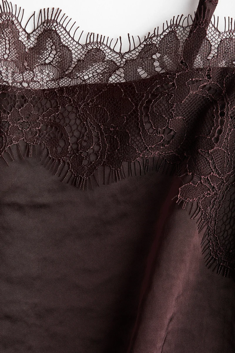 اتش اند ام فستان بتفاصيل من الدانتيل